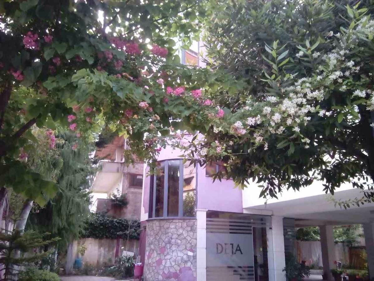 Hotel Deja Тирана Экстерьер фото