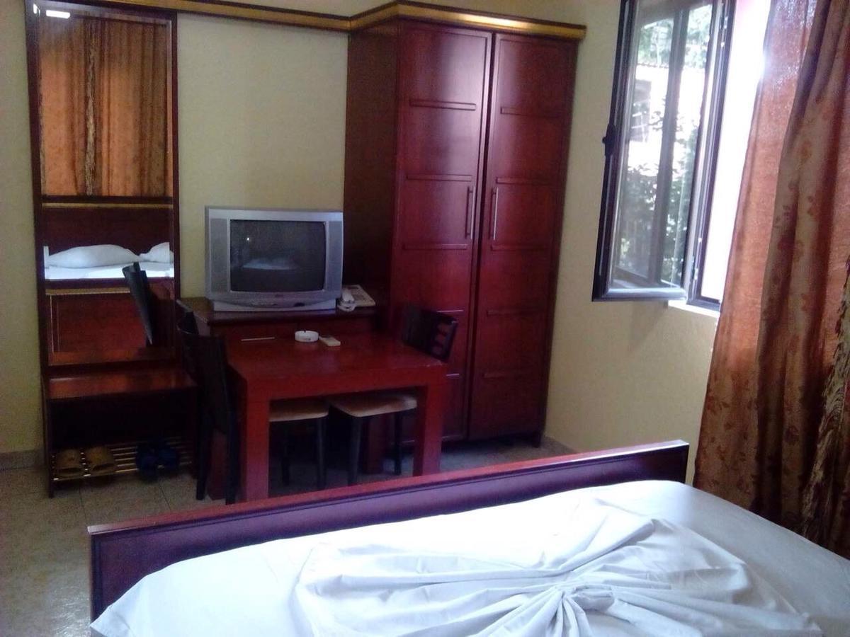 Hotel Deja Тирана Экстерьер фото