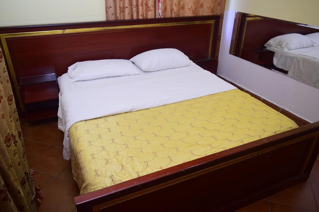 Hotel Deja Тирана Экстерьер фото