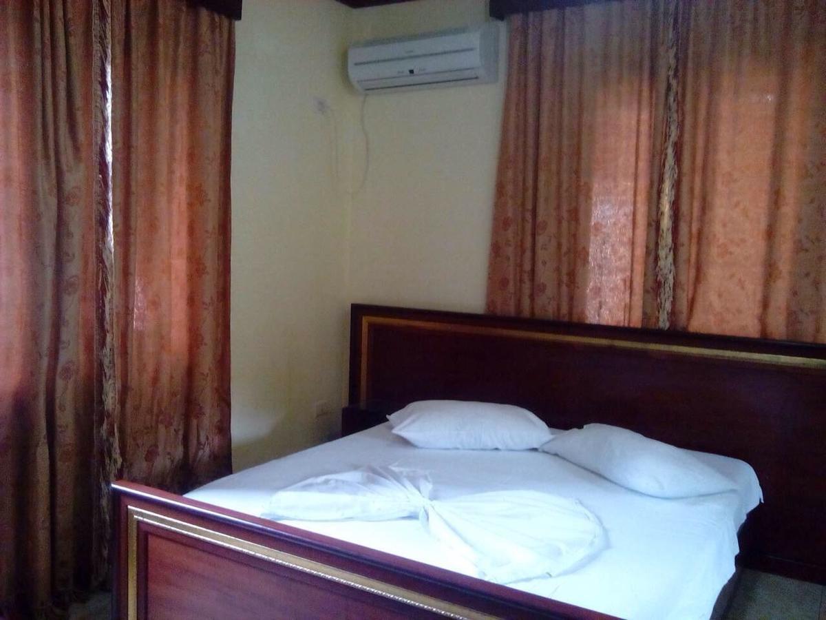 Hotel Deja Тирана Экстерьер фото